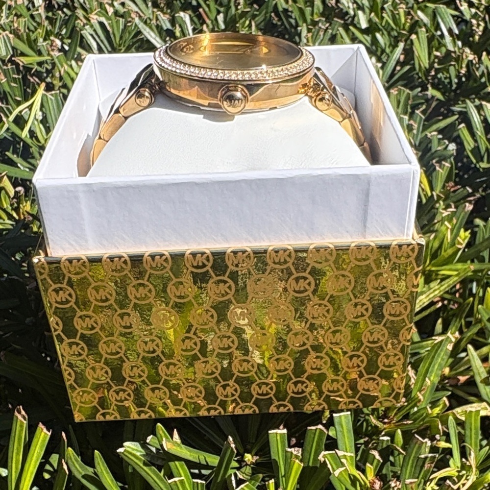 Michael Kors Women’s Parker Gold-Tone Watch MK5784 - Picture 7 of 12